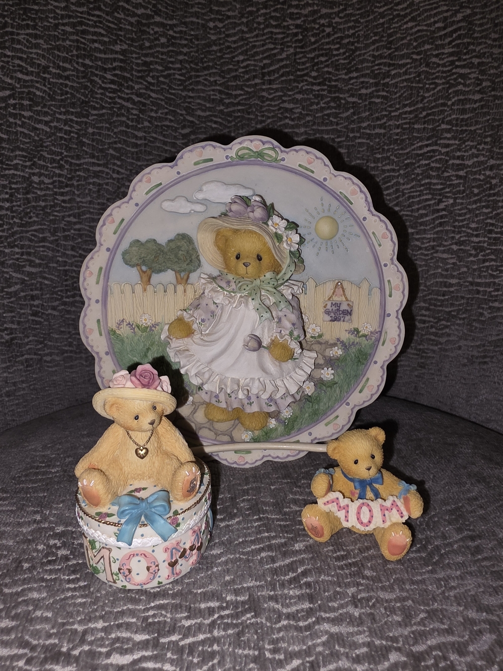 Vintage Cherished Teddies Mothers Day Theme! Wonderful Mothers Day Gift!! Plate